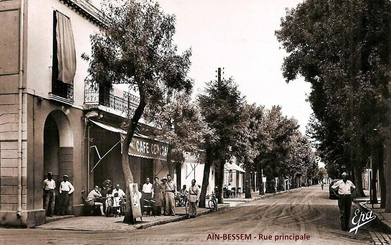 1171- Ain-Bessem - Rue principale et Hotel Central.jpg